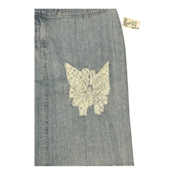 The Blues Plus Sz 16 Light Wash Denim Skirt Lace Butterfly Appliqué Frayed Hem‎ - Picture 3 of 6